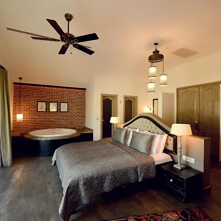 يخت كلاسيك - بوتيك كلاس