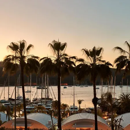 يخت كلاسيك - بوتيك كلاس 3*