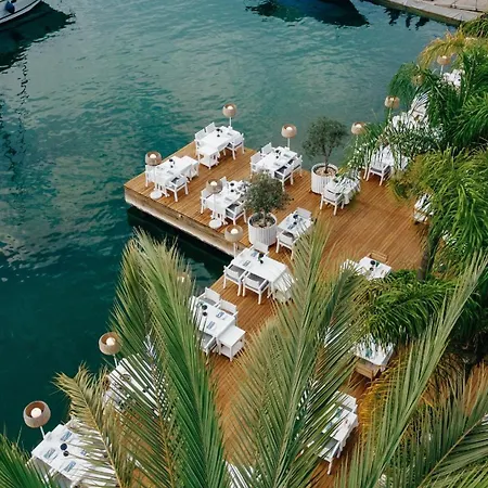 يخت كلاسيك - بوتيك كلاس فندق