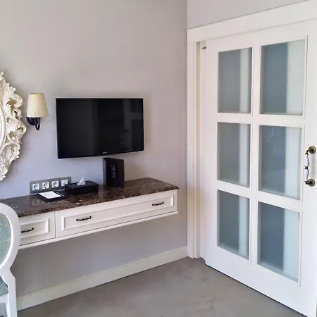 يخت كلاسيك - بوتيك كلاس فندق 3*