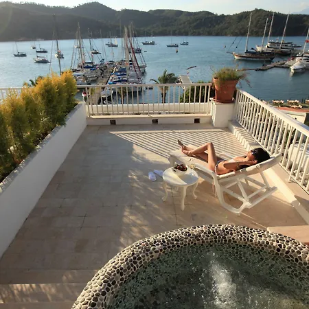 يخت كلاسيك - بوتيك كلاس فندق