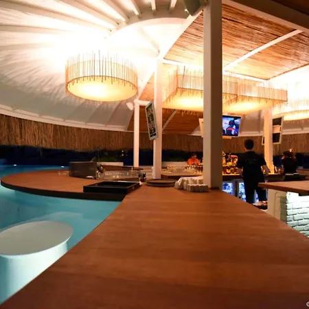 يخت كلاسيك - بوتيك كلاس 3*