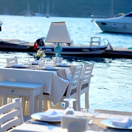 يخت كلاسيك - بوتيك كلاس 3* فتحية