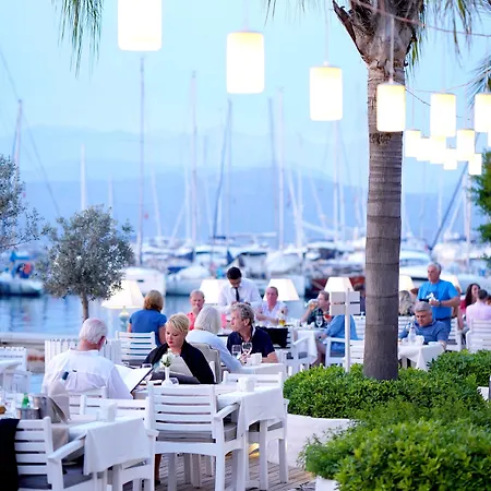 Yacht Classic - Boutique Class Otel 3*