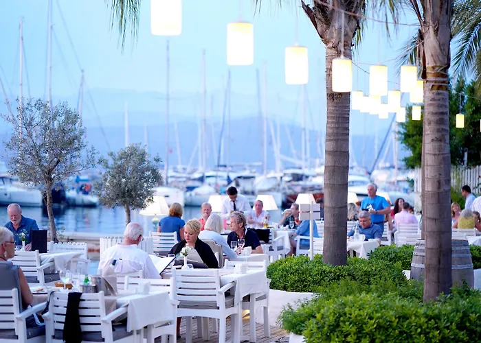 Yacht Classic - Boutique Class Hotel 3*
