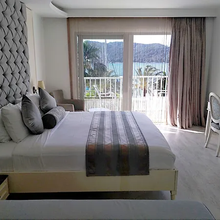 Hotel Yacht Classic - Boutique Class